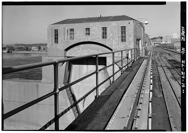10. VIEW OF SOUTH AND EAST SIDES OF TYPE IA PIER HOUSE,...