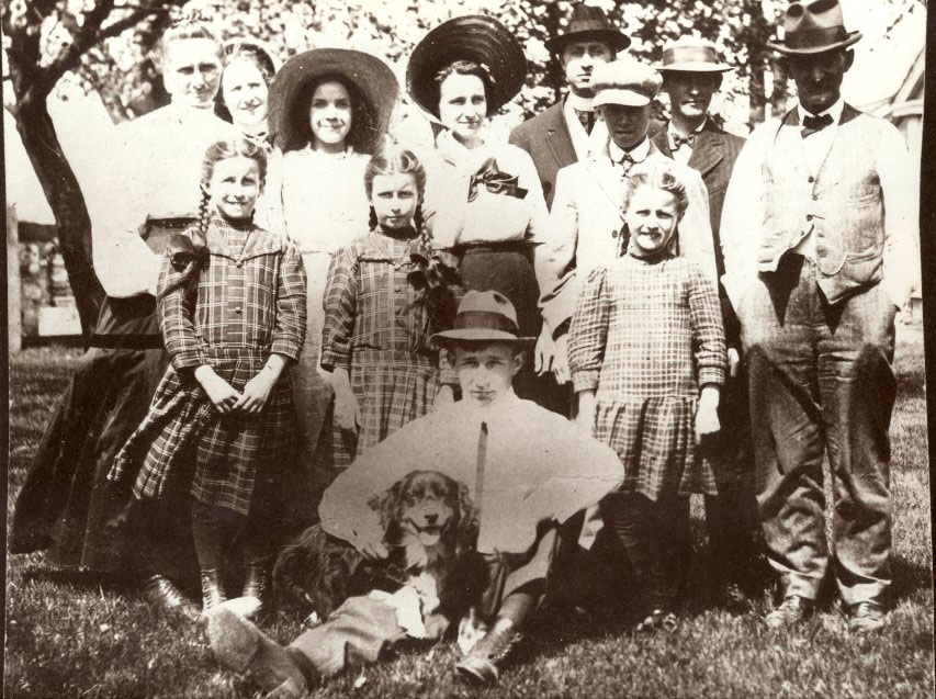 John & Elizabeth Weishaar Family, Illinois 1910