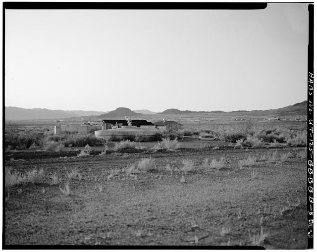 3. BUILDING NO. 211, LOOKING NORTHWEST - Wendover Air...