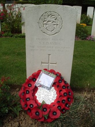 Stanley John Davies gravesite