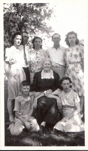 Pauline Smith with Grandchildren. Who are they?