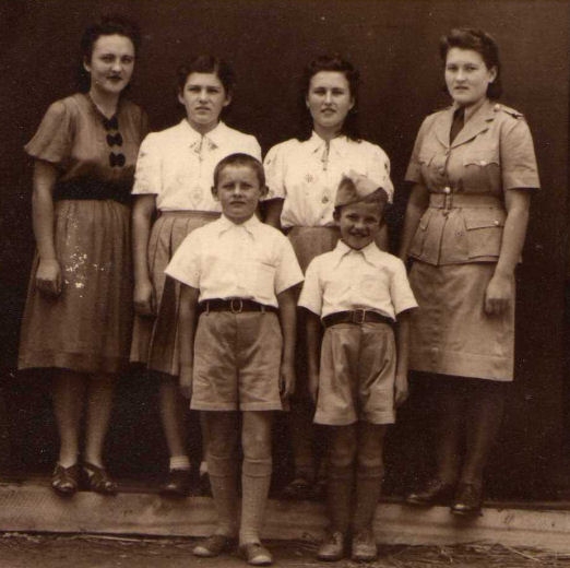 Chlopicki family, Uganda 1946
