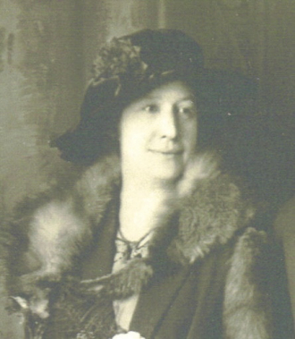 Lena Ruedlinger Lena Ruedlinger
