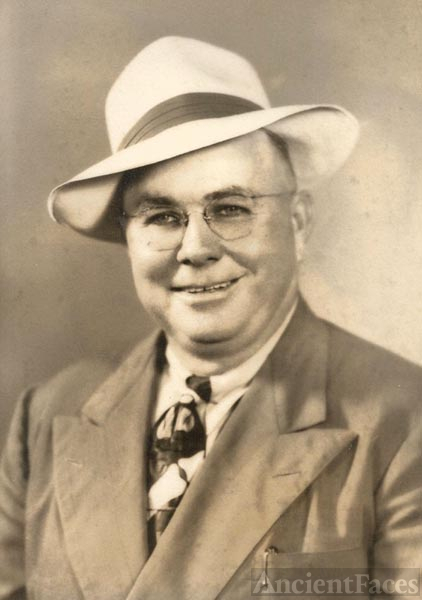 M M Lindsey