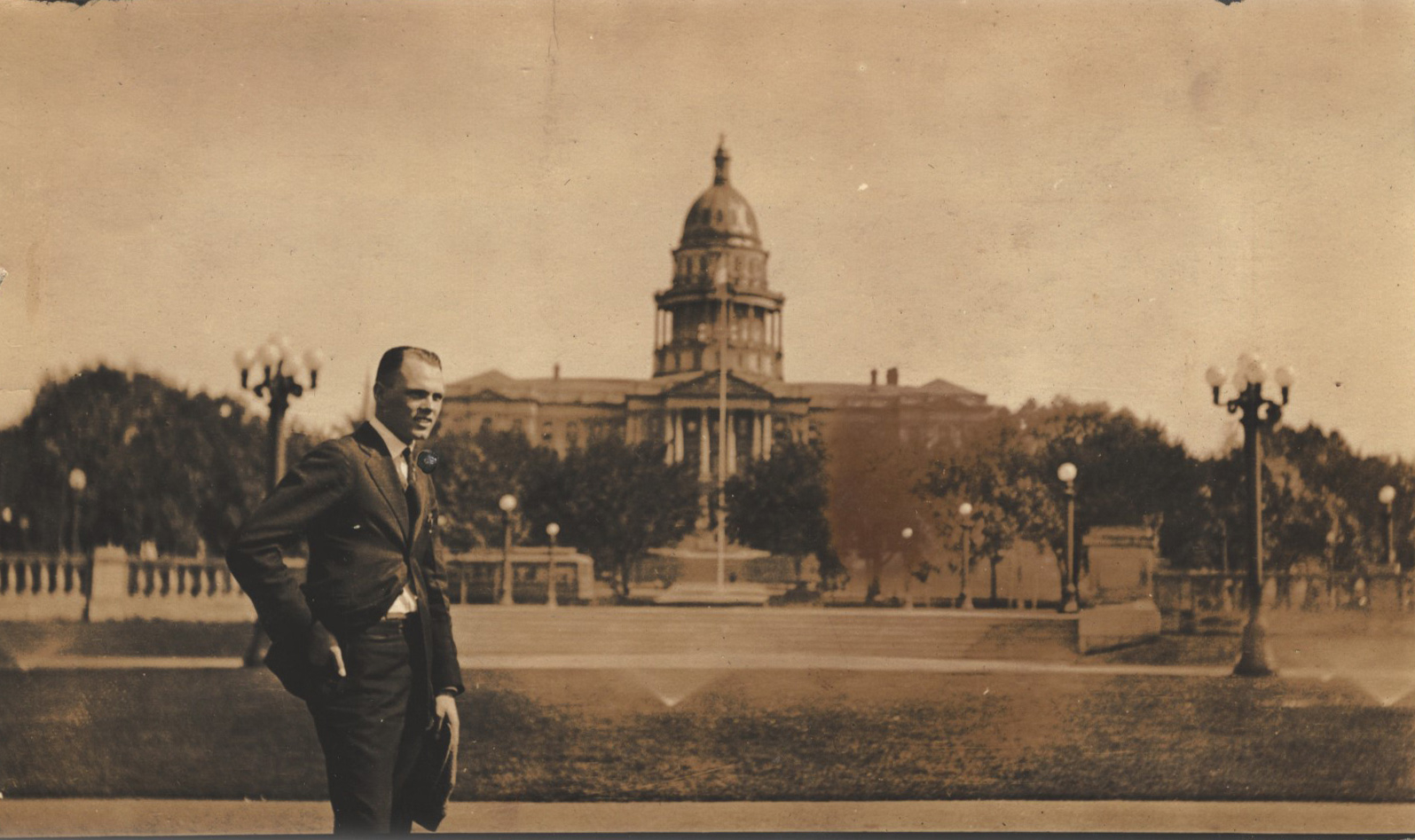 Man in front of a hospital