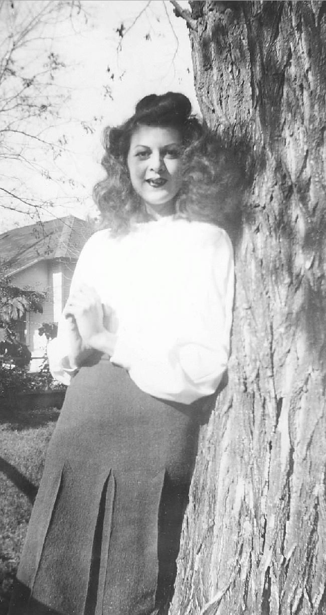 Ceta Holmes During WWII