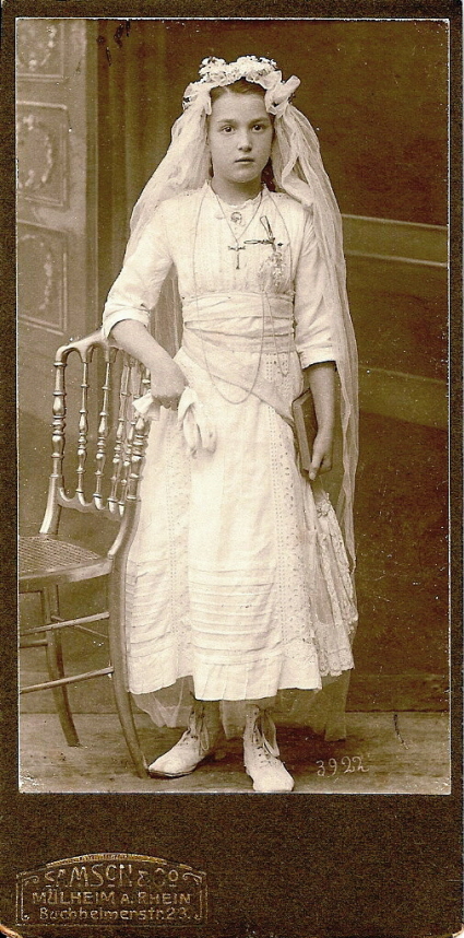 Josefine Geeraedts 1906 First Communion