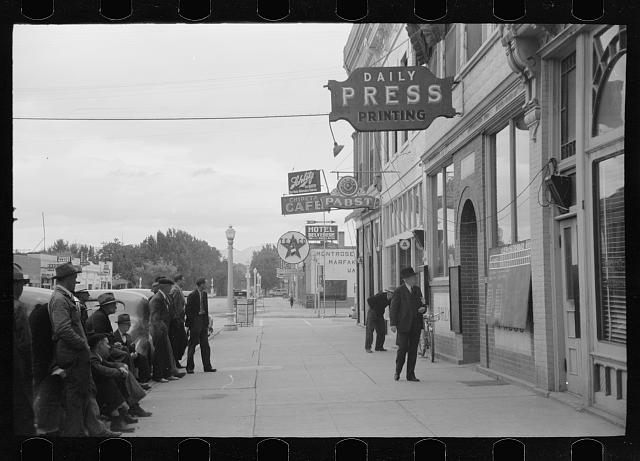 Watching World Series scoreboard, Montrose, Colorado