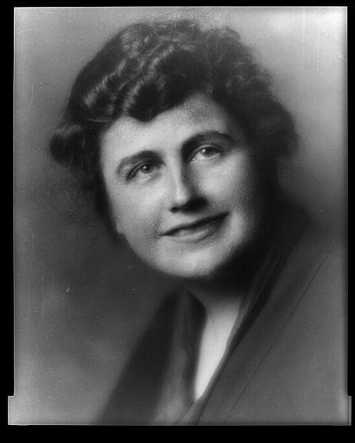 [Mrs. Woodrow Wilson (Edith Bolling Galt), bust portrait,...