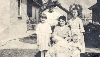Sarah Jessie Fowers Daybell and children
