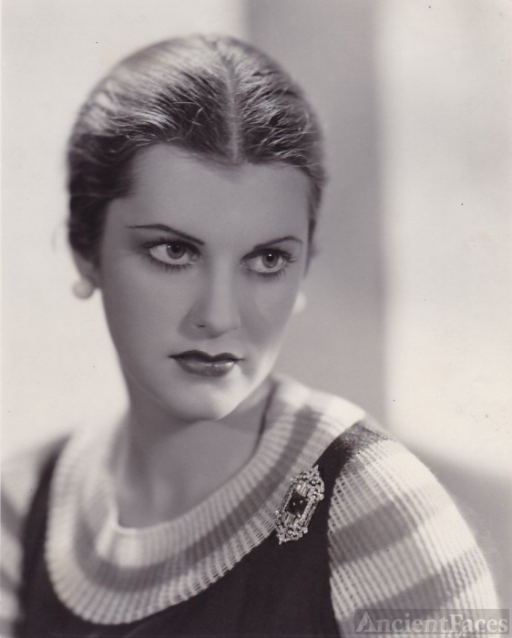Veronica Cooper as a young actress "Sandra Shaw"