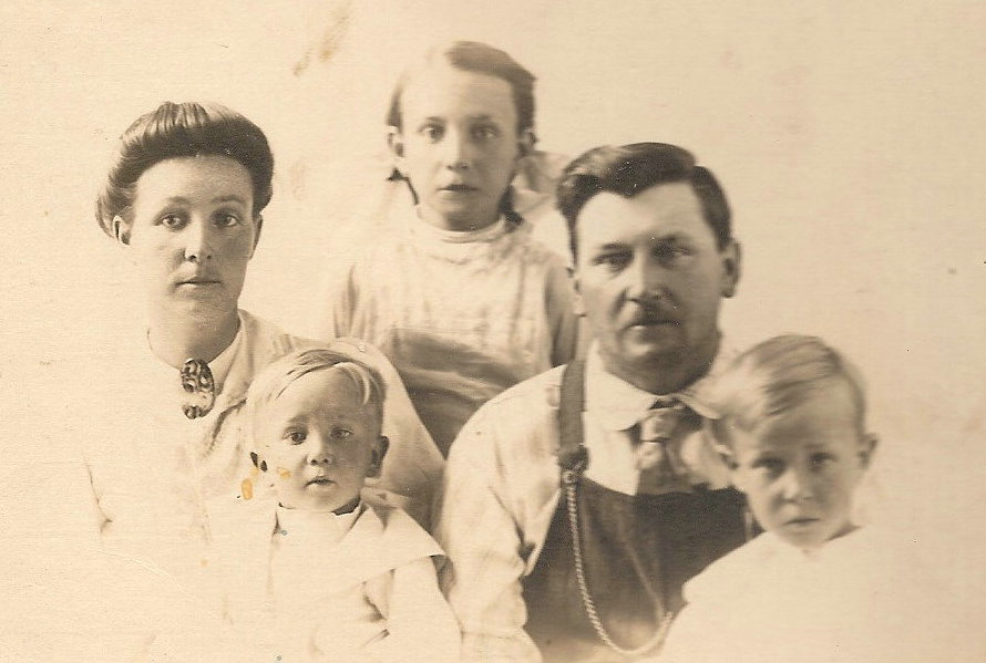 Robert & Nancy Cook and Children