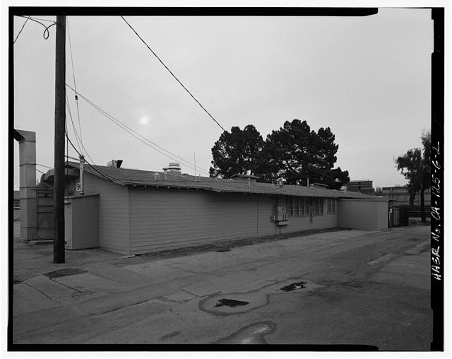 2. OBLIQUE VIEW OF NORTHWEST CORNER OF WEST WING. THE...