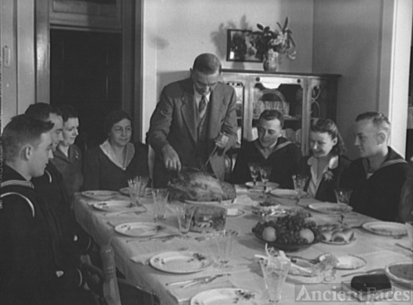 Fincham Family Thanksgiving, 1942