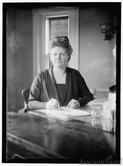 NEALE, MRS. DEPARTMENT OF LABOR. AT DESK