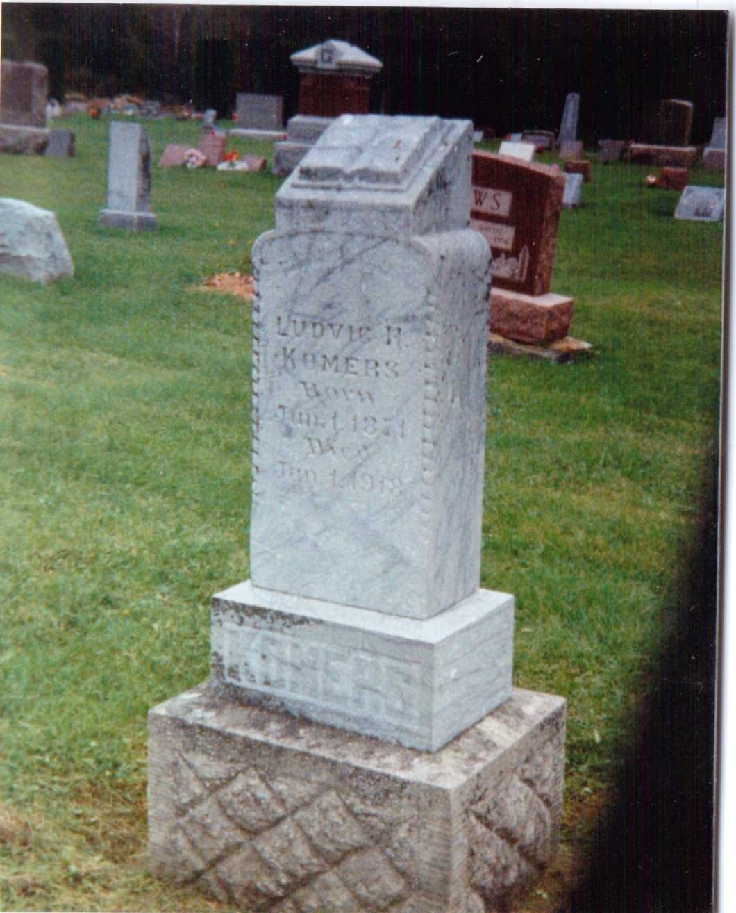 Ludvic "Lud" Henry Komers Grave, WI