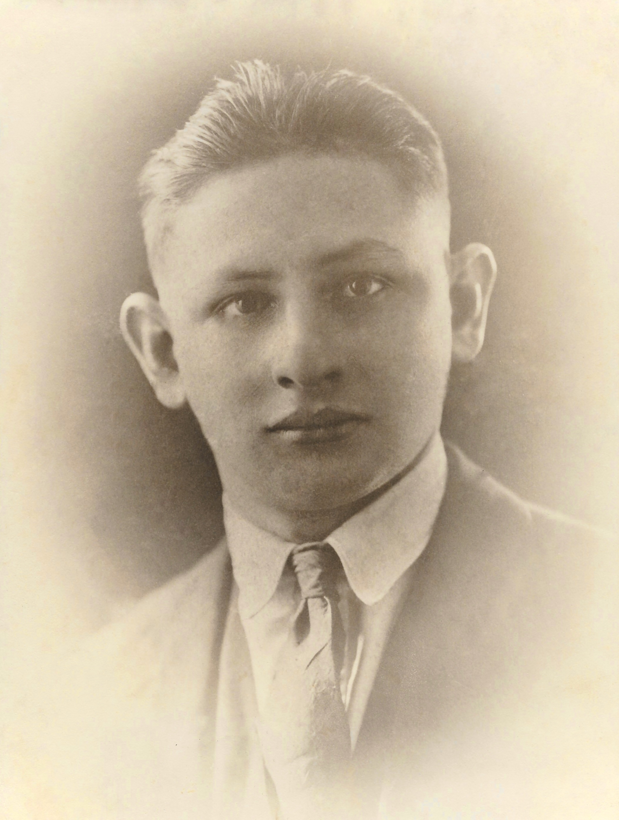 Mario Efraín  Prieto