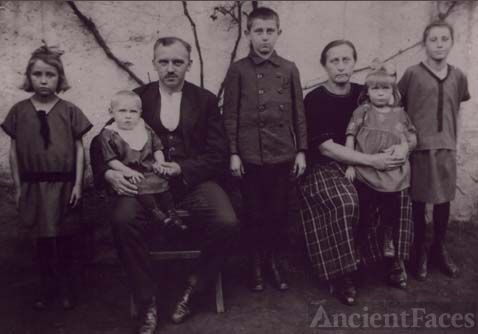 Nikolaus Family