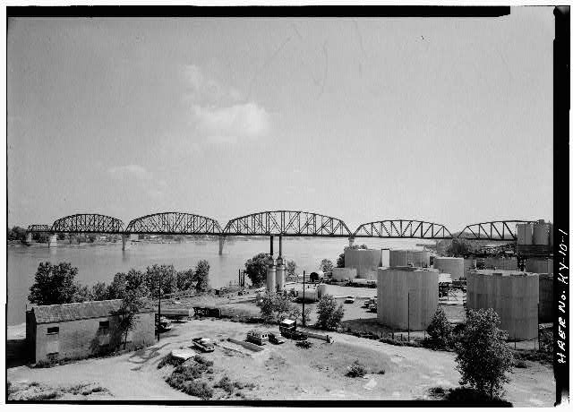 1. General elevation of the Big Four Bridge from the...