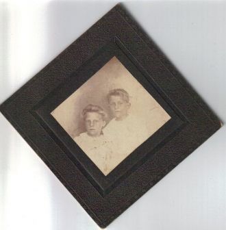 Robert Wesley White and sister?