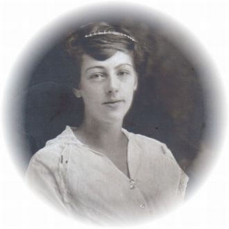 Esther Evelyn Brown, 1918