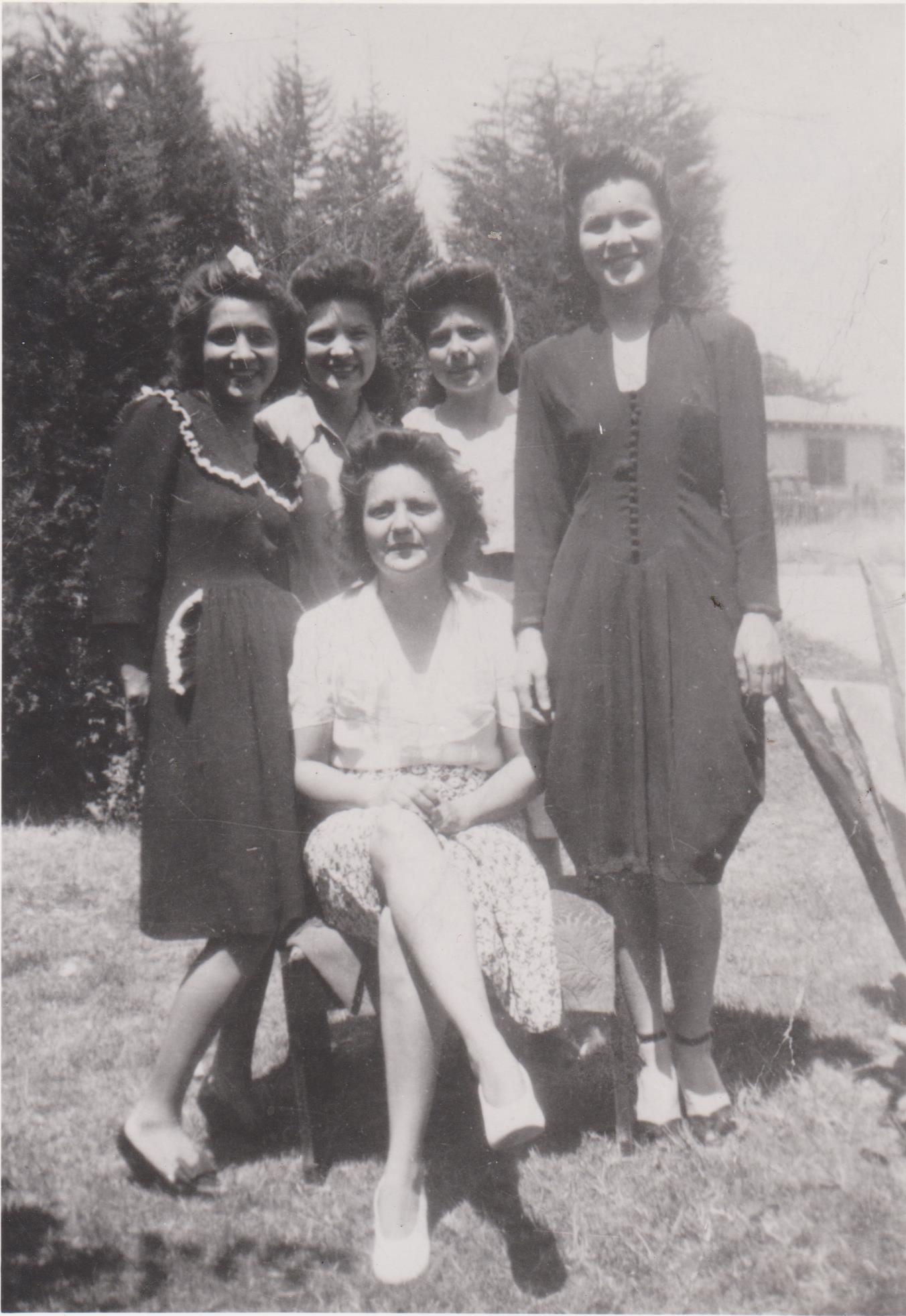 Gutierrez sisters, 1943