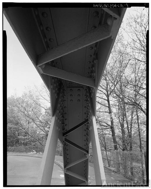 9-detail-of-underside-of-south-truss-upper-chord-at