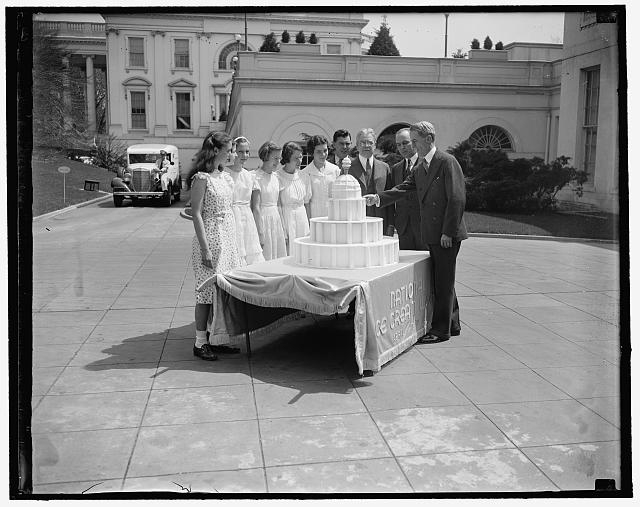 President receives ice cream. Washington, D.C., April 17....