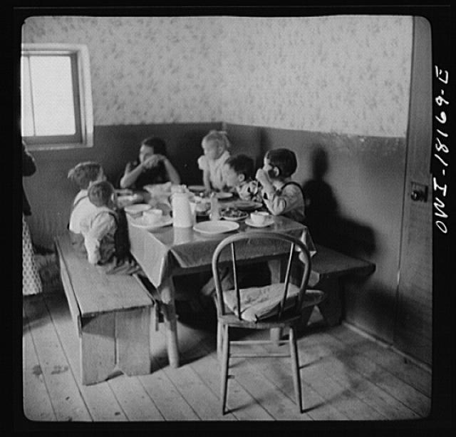Trampas, New Mexico. The family of Juan Lopez at dinner
