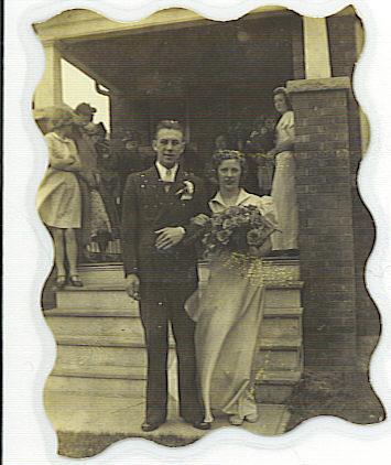 HELEN PEARSON & GORDON DICKEY'S WEDDING PICTURE