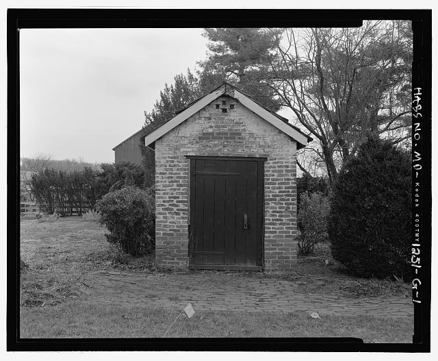 Front (northeast) side
UTM 18S Easting 293926 Northing...