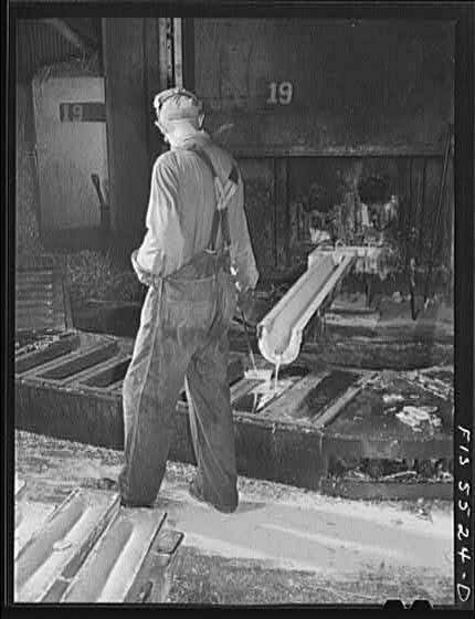 Sheffield, Alabama. Reynolds Alloys Company. Workman...