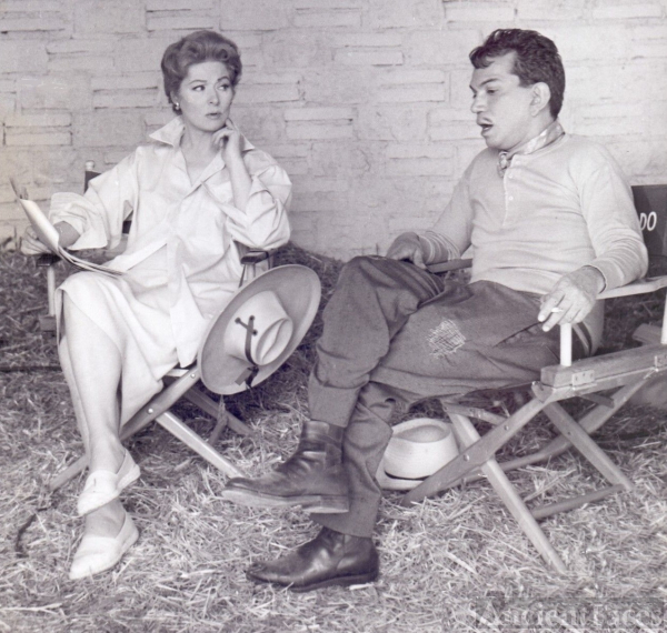 Mario Moreno and Greer Garson.