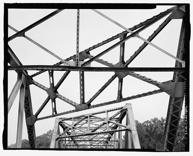 DETAIL SHOWING SKEW OF EAST PORTAL BRACING OF TRUSS 2 AND...