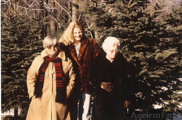 Lucille & Deborah Barrett and Elsie Austgen