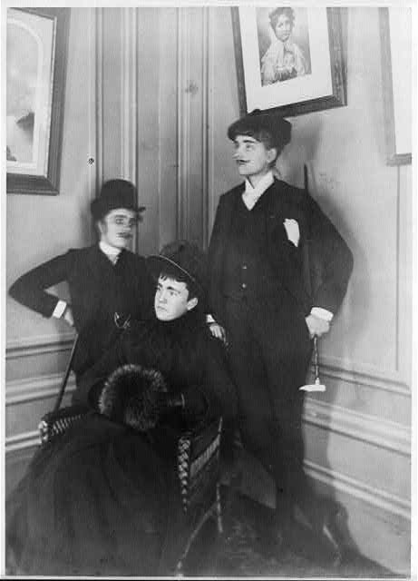 [Frances Benjamin Johnston, full lgth., standing, in...