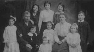 Fredrick & Francis Meyrick Family, Wales 1916