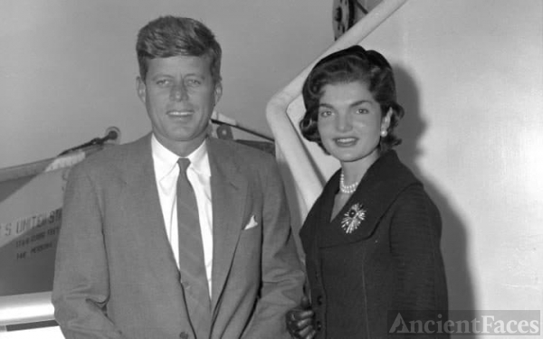 Senator Jack Kennedy and Jackie (Bouvier) Kennedy