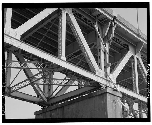 CLOSE-UP OF TRUSS AND PIER CONNECTIONS. - Liberty Bridge,...