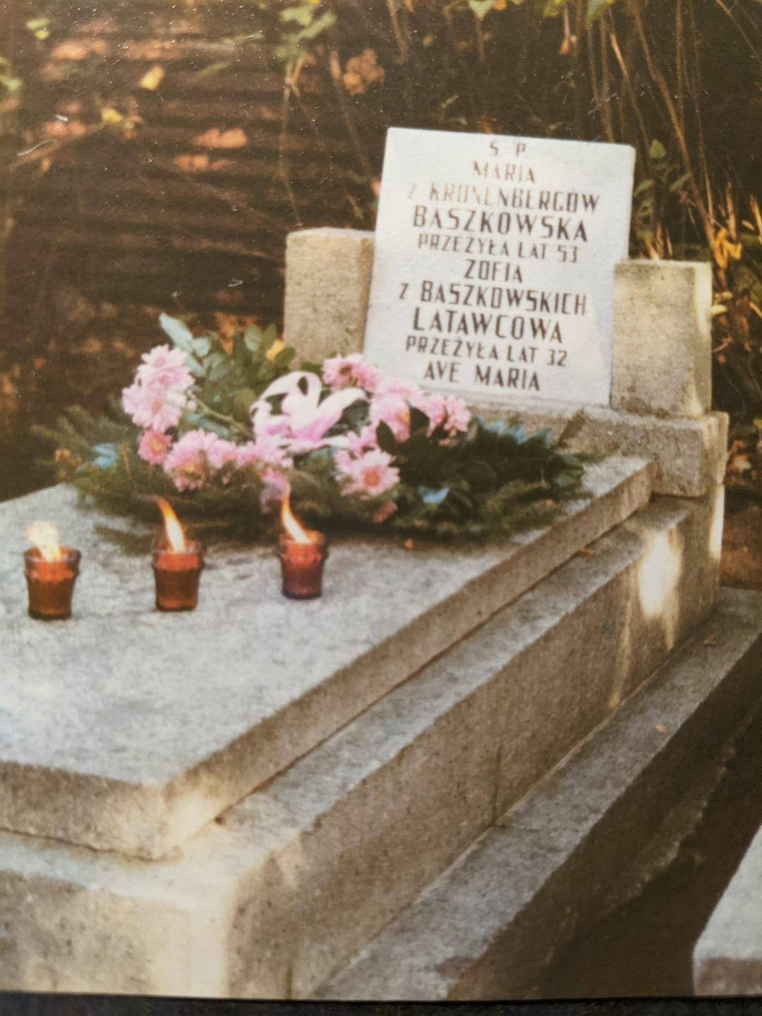 Maria Anna Baszkowska/Kronenberg Gravestone with daughter Zofia Baszkowska/Latawiec