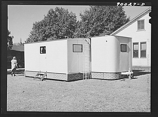 Palace mobile home. Expansion trailer for emergency...