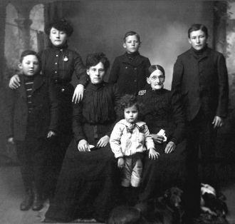Maria (Stocklin) Schumm Family, SD 1880's