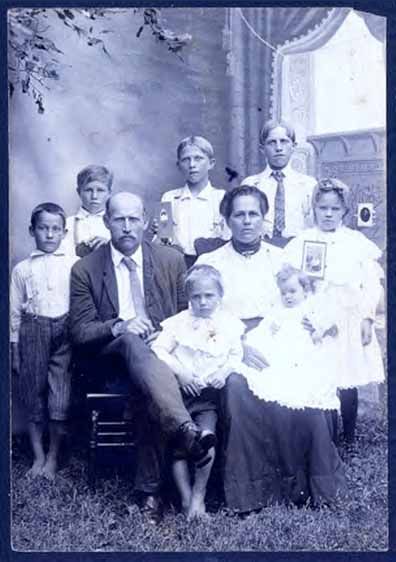 George H. & Margaret Beam Family, 1907