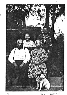 Isaac Samuel Keck(1866-1946), Nettie McHargue, Mary (Bolin) Keck, Amanda Melvina (Keck) Davis(1875-1958)