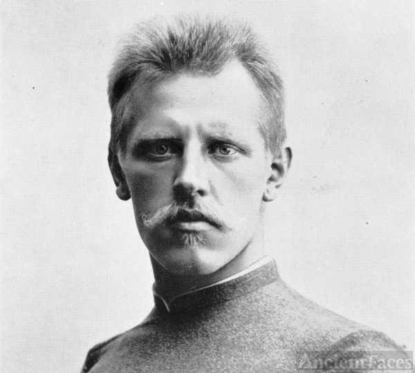 Nansen Close-Up
