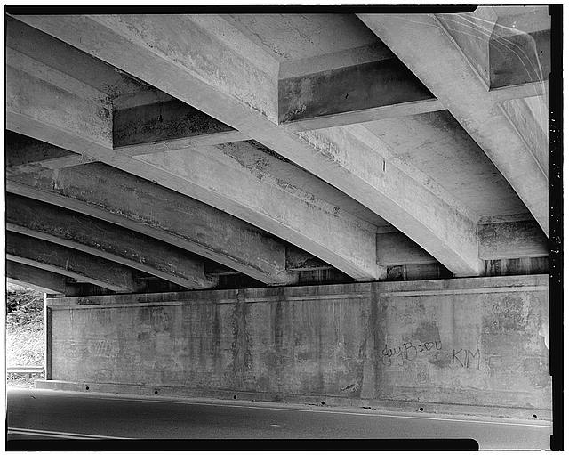 7. VIEW OF EAST ABUTMENT AND T-BEAMS - Merritt Parkway,...