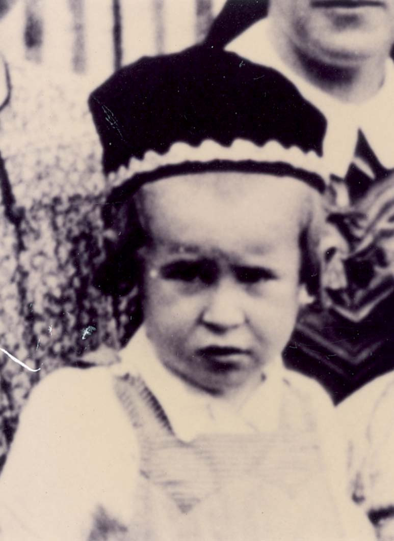 Menachem Hollender