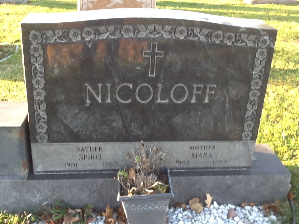Spiro & Mara Nicoloff gravesite