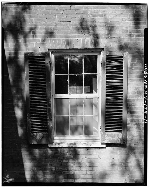 11. Main facade, window detail, first floor - Jacob...