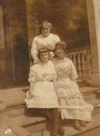 Grace Jenkins and her mother